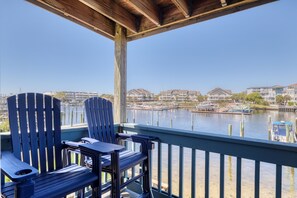 Property grounds - Charming 2-Bedroom with Water View & Boat Slip in Carolina Beach (Carolina Beach)