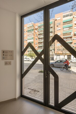 Interior - Housing Maritim by Sharing Co (Valencia)