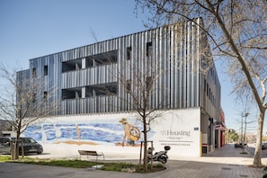 Exterior - Housing Maritim by Sharing Co (Valencia)