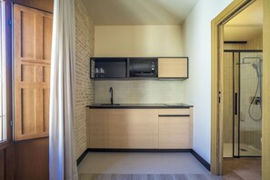 Fridge, microwave, coffee/tea maker, electric kettle - Housing Fana by Sharing Co 3PAX (Málaga)