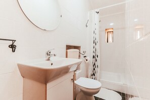 House - Pateo da Paz By Gt House (Lisbon)