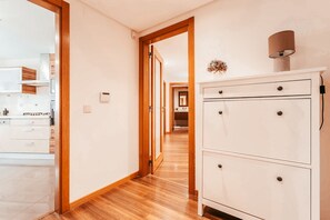 House - Modern Elegant 2 Bedroom in Amadora by GT House (Amadora)