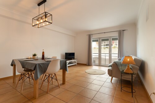 Sesimbra Beach Apartment by GT House