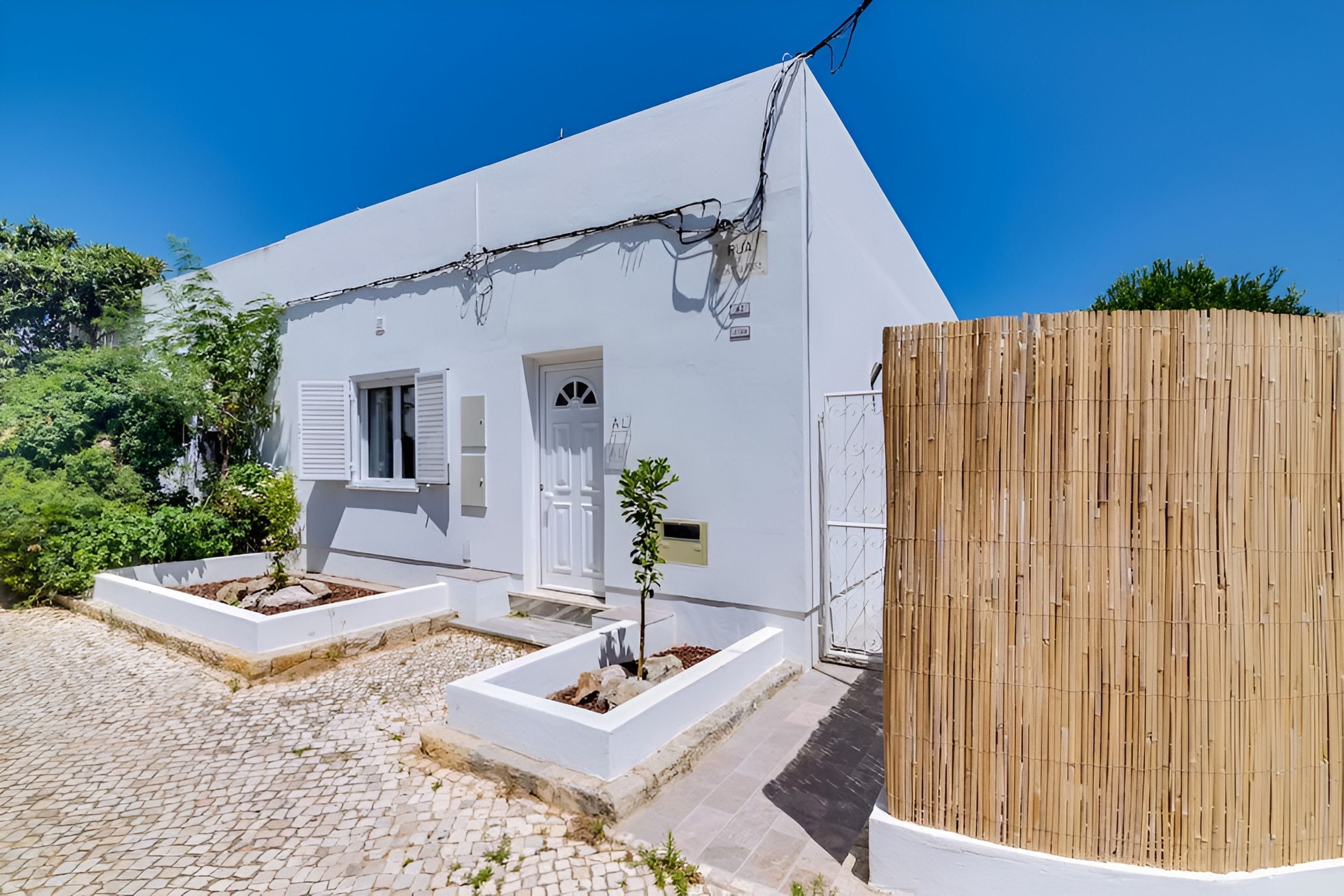 House | 1 bedroom