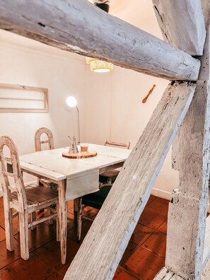House - Typical Lisbon Apartment By Gt House (Lisbon)