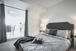 Room - The Metro Stay (Toronto)