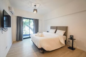 In-room safe, desk, free WiFi - Hache Palermo by IPPA (Buenos Aires)