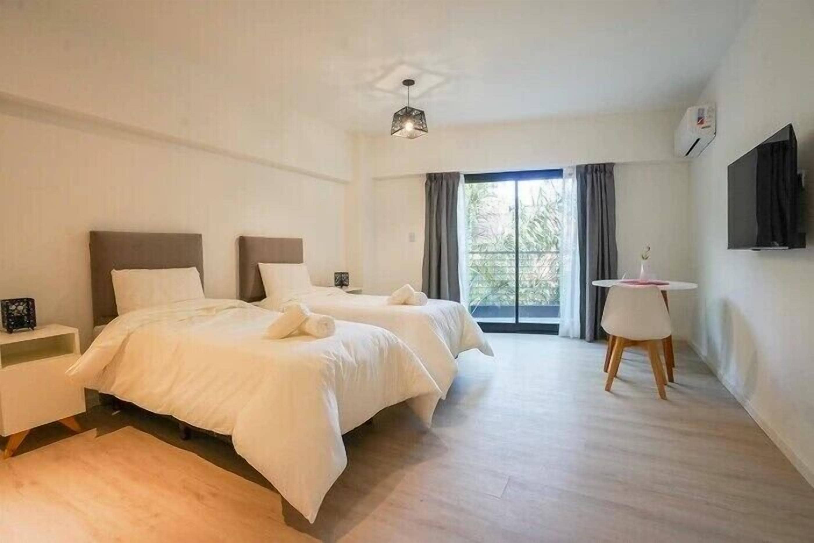 Standard Studio, Balcony