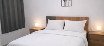 도로시의 아파트먼트, 공항 근처, 바이 SEM