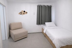 Comfort Apartment, Courtyard View - Dorothy's Apartments Near Airport By SEM (Artemis)