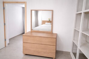 Comfort Apartment, Courtyard View - Dorothy's Apartments Near Airport By SEM (Artemis)