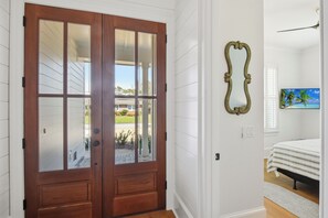 5 bedrooms, iron/ironing board, free WiFi, bed sheets - Stop-n-Beach Inn-Coastal Luxury in the Heart of St. Simons Island (Saint Simons Island)