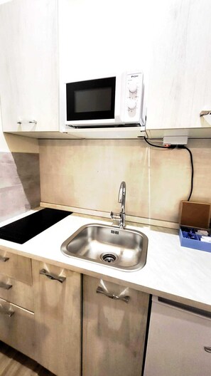 Private kitchen - HuB ROME Tourist Accommodation (Roma)