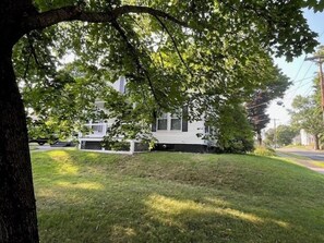 Property grounds - Lakeport Sound House (Laconia)