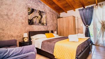 Leilighet, balkong, hageutsikt