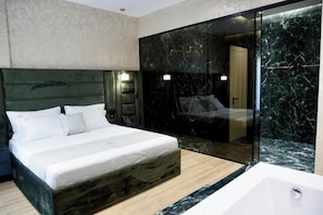 Suite - Hotel Monaco (Kamez)