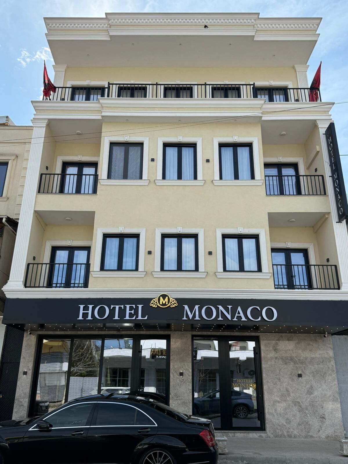 المنشأة من الخارج