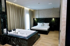 Room - Hotel Monaco (Kamez)