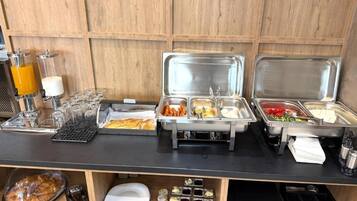 Desayuno bufé gratuito y diario