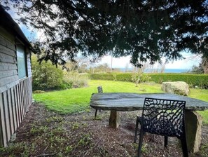 Property grounds - Macareux cottage – Cozy Seaside Retreat in Northern Brittany (Plougasnou)