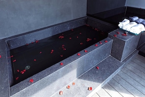 Bañera profunda
