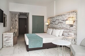 Studio Superior, balkon, pemandangan kolam renang | Brankas, kedap suara, Wi-Fi gratis, dan seprai linen
