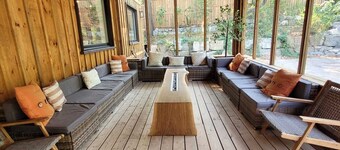 Luxury Chalet, entertain up to 70 people, waterfall, firepit, putting green.