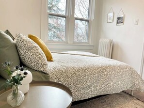 WiFi, bed sheets