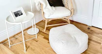 Charming + Cozy Roncesvalles Apartment
