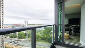 Property grounds - CN Tower Views • 2BR+Den Condo w/ Parking (Toronto)