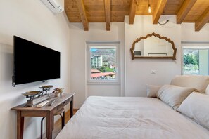 1 bedroom, WiFi, bed sheets - Deluxe Apartment with Bedroom (Rossiglione)