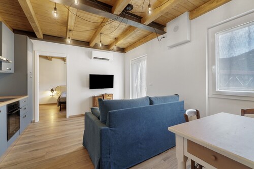 Apartment with Bedroom and Garden