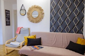 Living area - Apartment with pool and balcony (Sainte-Maxime)