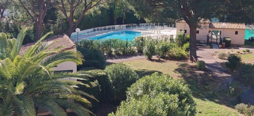 Quiet apartment with balcony and swimming pool