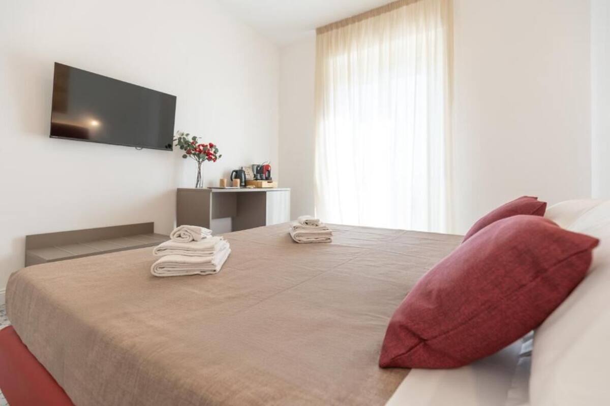 Deluxe Room, Balcony