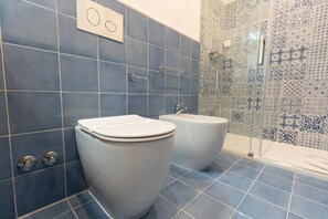 Bathroom - Light View (Taormina)