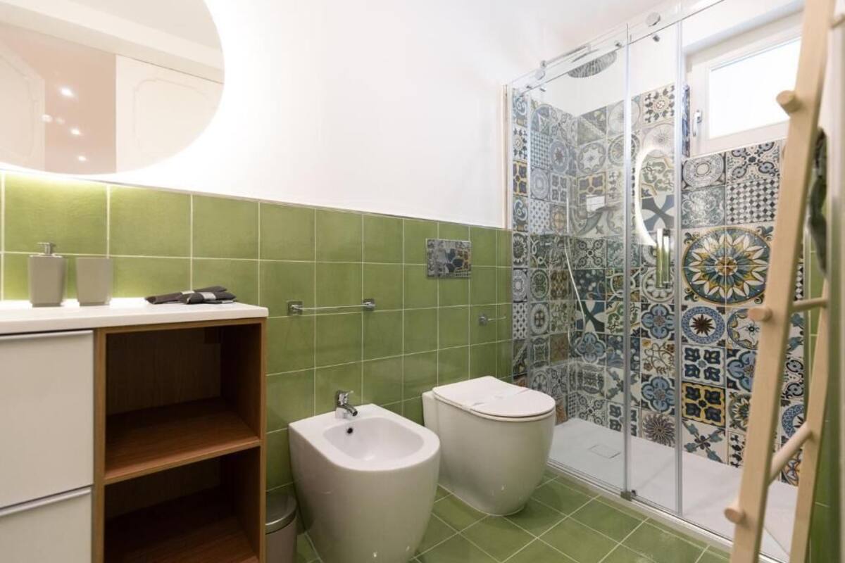 Standard Double Room | Bathroom