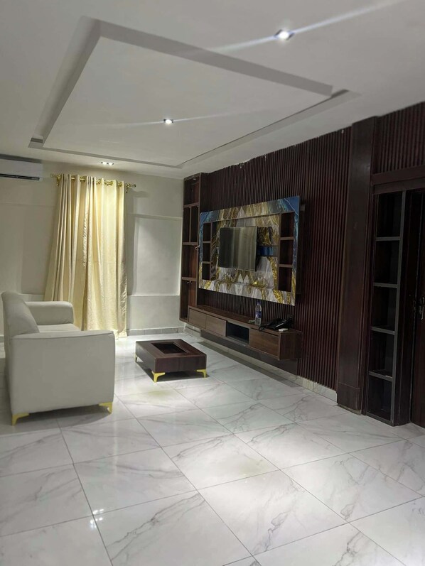 Living area - Ricky Hotels (Oteri)