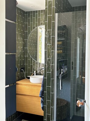 Shower, hair dryer, towels, soap - Charming Arcachonnaise near beaches and port for 6 people (Arcachon)