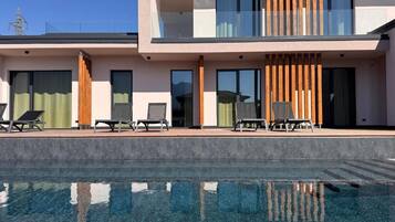 Chambre Double Deluxe, balcon, vue montagne | Piscine