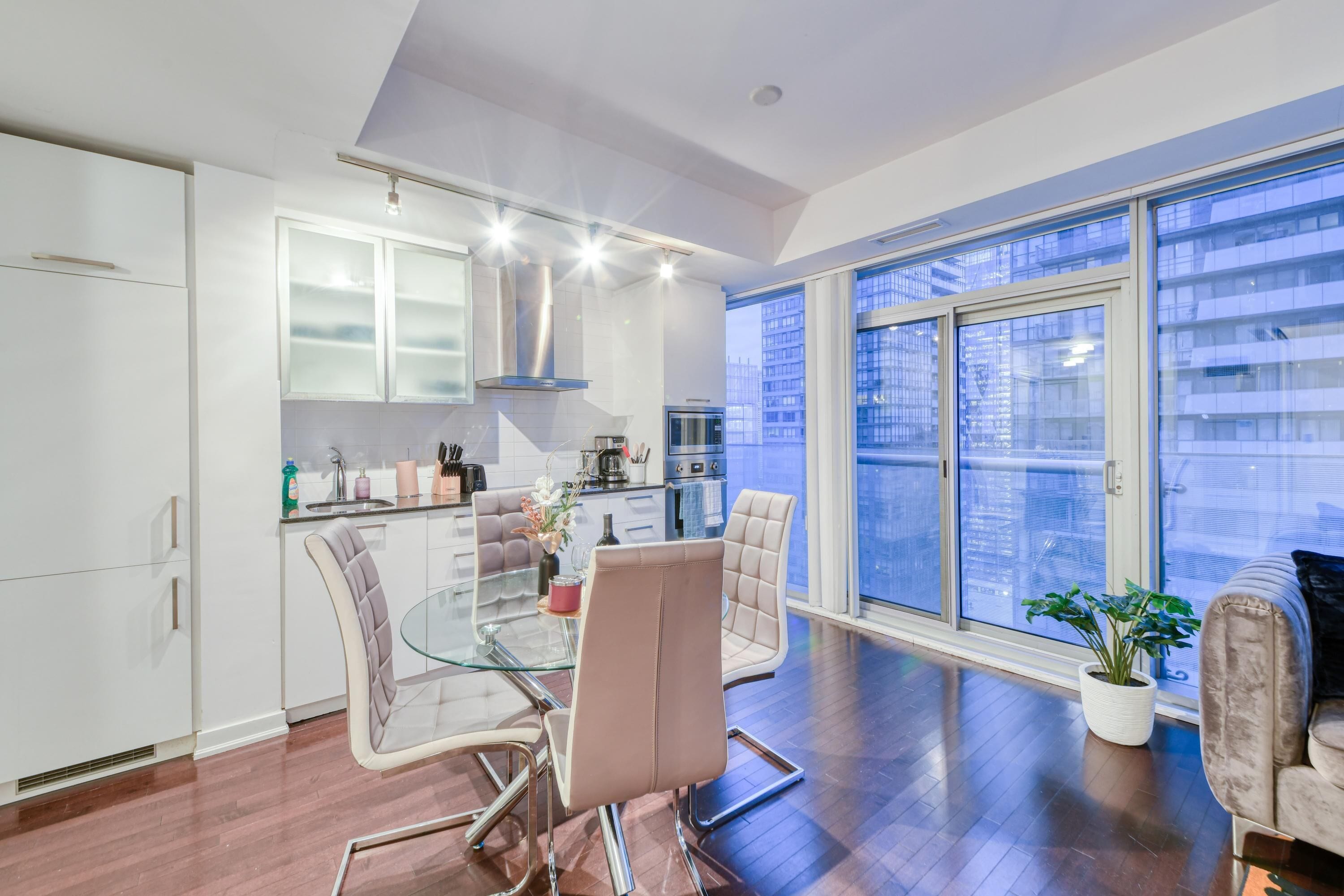 Suite económica, 1 habitación, no fumadores | Cocina privada | Frigorífico, microondas, horno y placa de cocina