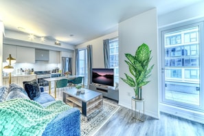 Executive Suite, 2 Bedrooms | Living area