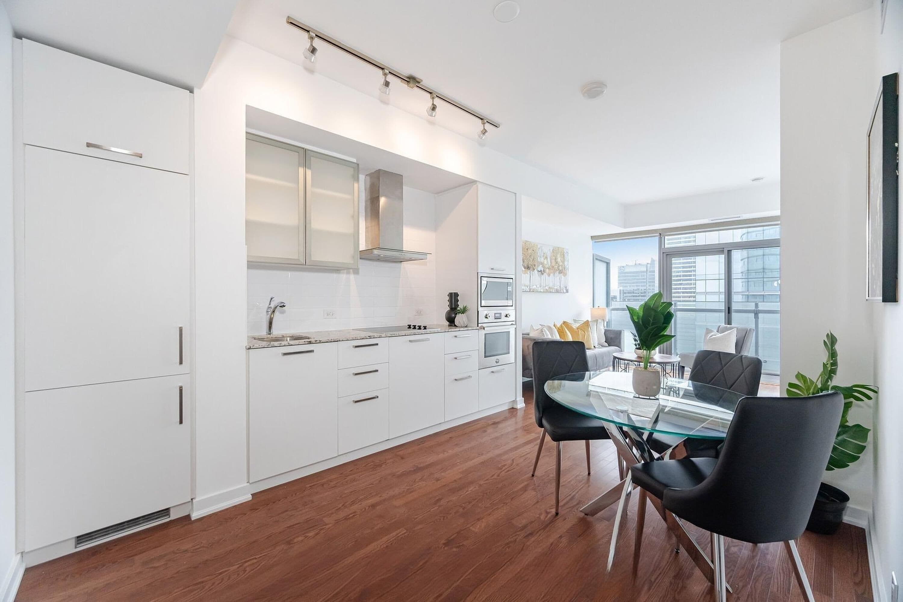 Suite exclusiva, 1 habitación, no fumadores | Cocina privada | Frigorífico, microondas, horno y placa de cocina