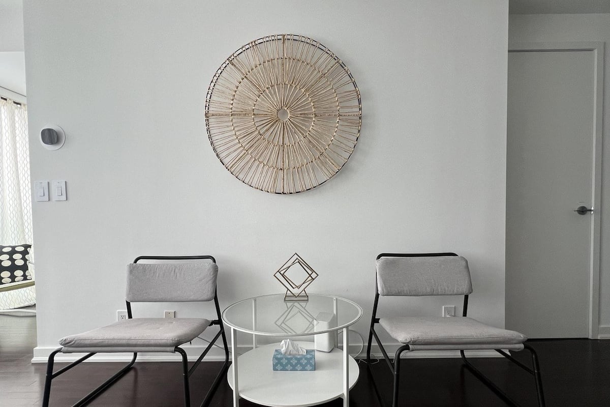 Basic Studio Suite, 1 Queen Bed, Non Smoking | Living area