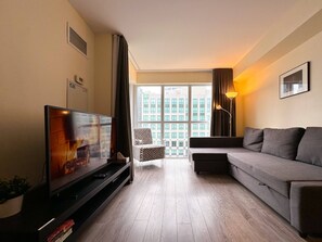 Suite City, 1 habitación, no fumadores | Zona de estar | Una televisión de pantalla plana
