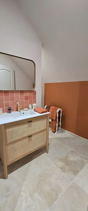 Interior - Guest Room “Terracotta” with Shared Terrace, Shared Garden, and Wi-Fi (Tavant)