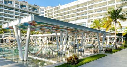 3-bedroom condo in a 5 Star Resort in Cancun.