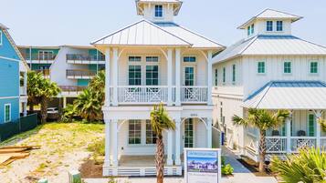 House (4 Bedrooms) | Exterior