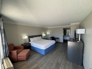 Single Room, 1 King Bed, Non Smoking, Pets allowed