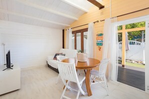 Dining - House with Terrace and Direct Access to Semi-Private Beach (Valencia)